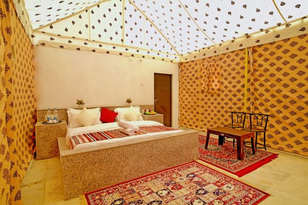 Deluxe Swiss tents (1)